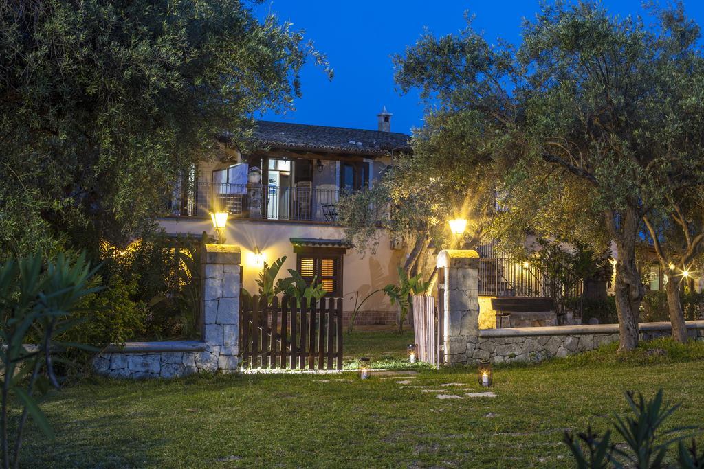 B&B CASALE SICILIANO di Miryam Tiralongo Avola Bagian luar foto
